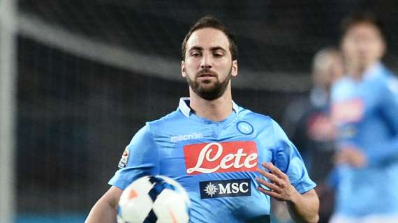 Higuain regala la vittoria al Napoli