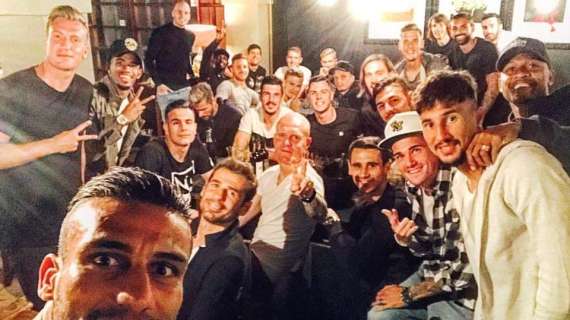 Tutti a cena per fare gruppo: così i bianconeri si preparano per il Milan