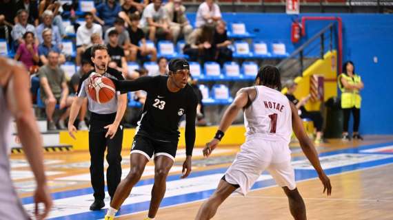  Hey mr. DJ, put a record on : l'APU Udine si gode Brewton