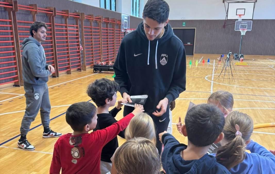 Minibasket a Scuola: l'APU ospite alla Scuola Primaria Pascoli/Toppo