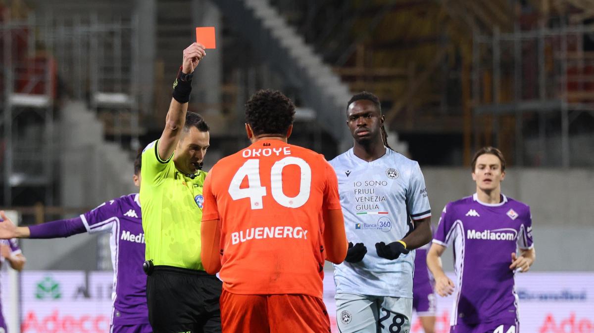 Il triste record di Okoye dura solo poche ore. Leali del Genoa espulso dopo appena 3'