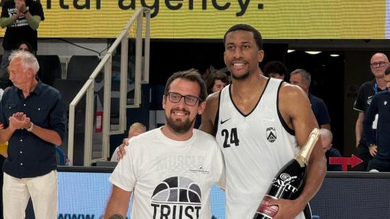 Aquila Basket Trento-Apu Old Wild West Udine 74-76, LE PAGELLE: Dawkins già uomo copertina