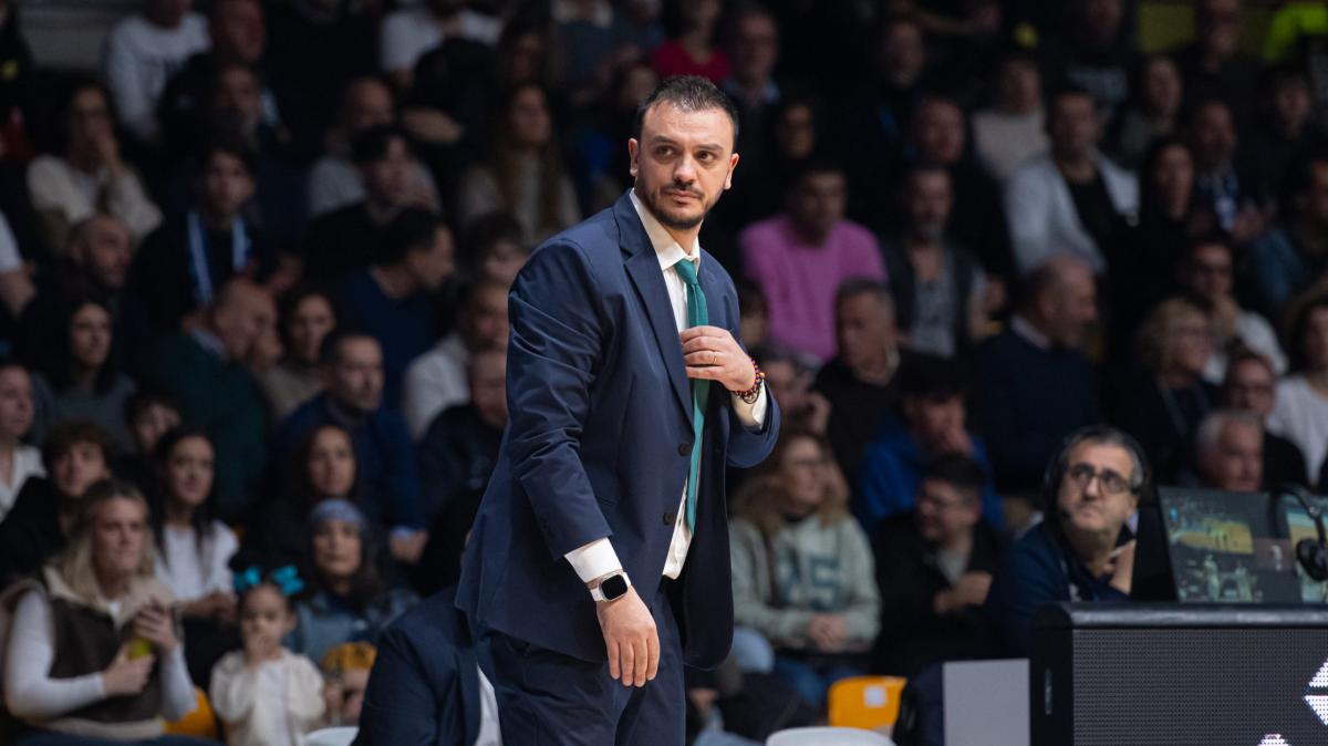 Pallacanestro Cantù, ufficiale l'esonero di Brienza: in arrivo De Raffaele?