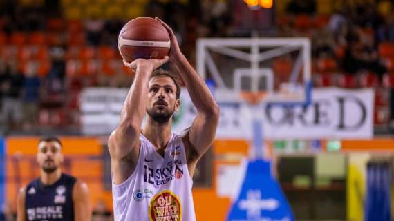 Apu Udine-Tezenis Verona 76-63, LE PAGELLE: monumentale Delia