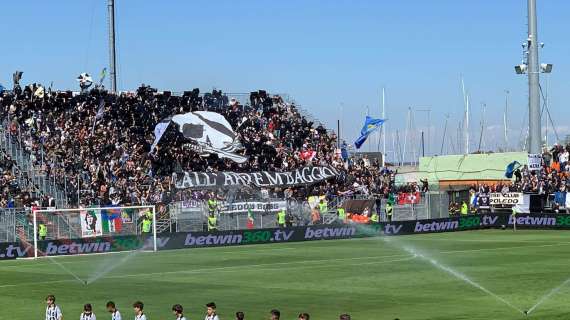 Udinese "all'arrembaggio": coreografia mozzafiato dei tifosi bianconeri