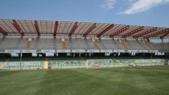 Contro il Cesena un avversario in più: il manto sintetico del Manuzzi