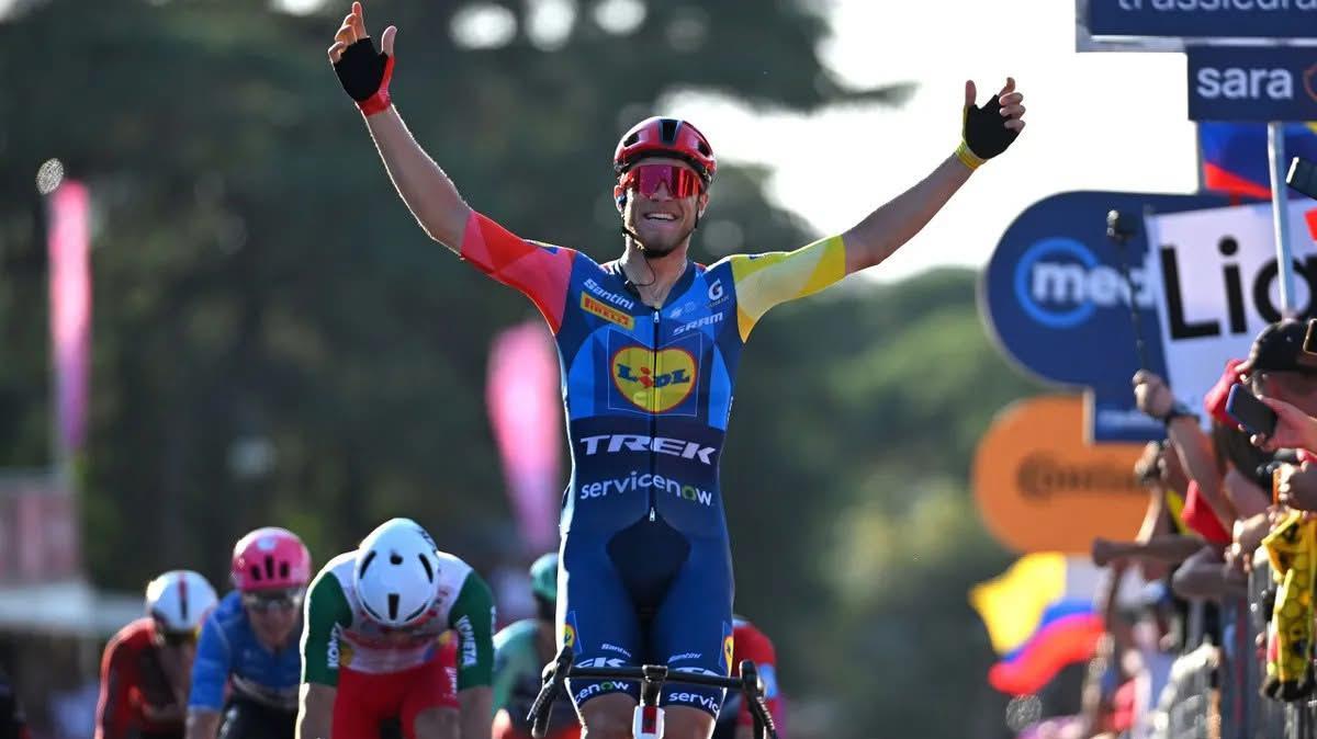 Giro d'Italia, Milan vince l'ultima tappa in volata: i complimenti di Fedriga