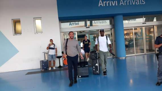 Udinese, Davis è arrivato in Friuli: le immagini dall'aeroporto