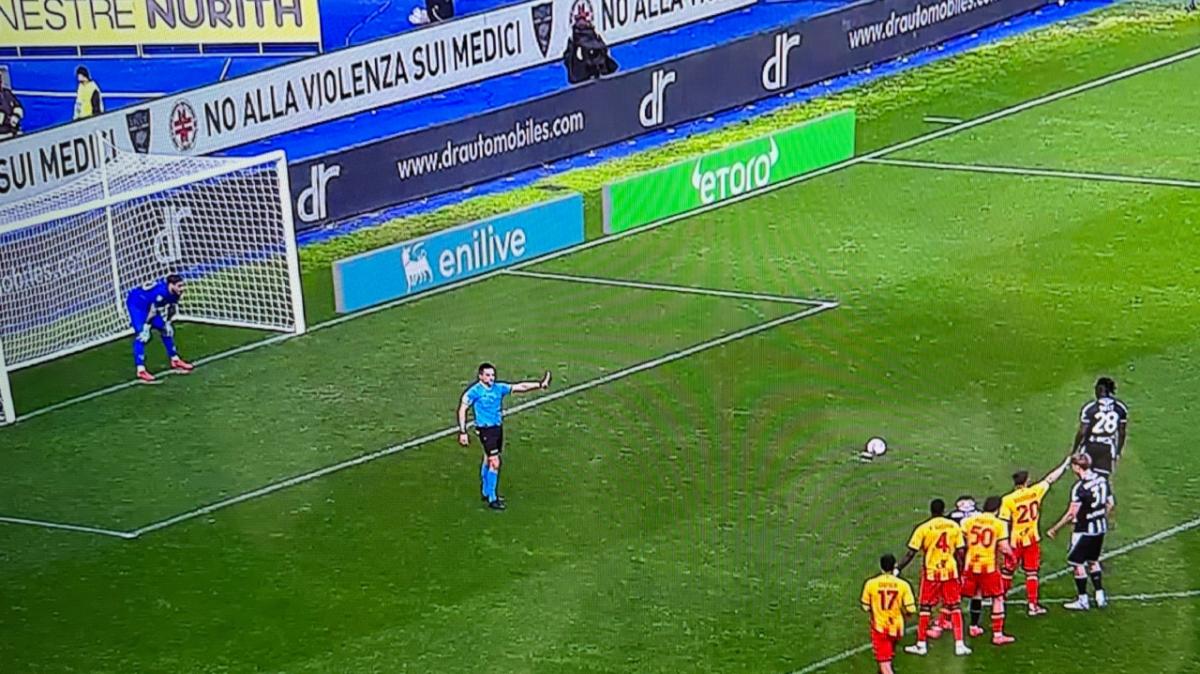 Lecce-Udinese, si presenta Solet dal dischetto: il motivo