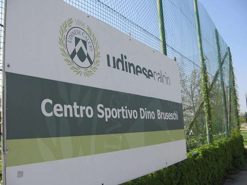 RILEGGI IL LIVE PRE-RITIRO - DOMIZZI: "VOGLIAMO CONTINUARE A FAR BENE". POZZO: "DI NATALE CONCLUDE LA CARRIERA QUI. L'OBIETTIVO PRIMARIO E' LA SALVEZZA". PALLONE E POI CORSA PER LA SQUADRA...