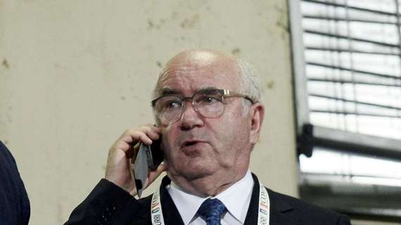 La Fifa squalifica Tavecchio per 6 mesi