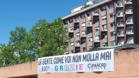 Auc e Curva Nord, lo striscione per dire grazie all'Ospedale di Udine: "La gente come voi non molla mai"