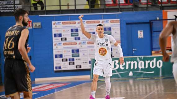 Apu Udine-Juvi Cremona 98-67, LE PAGELLE: ancora un sontuoso Alibegovic