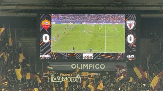 Roma, lo striscione della Curva all'Olimpico per l'udinese Roccia