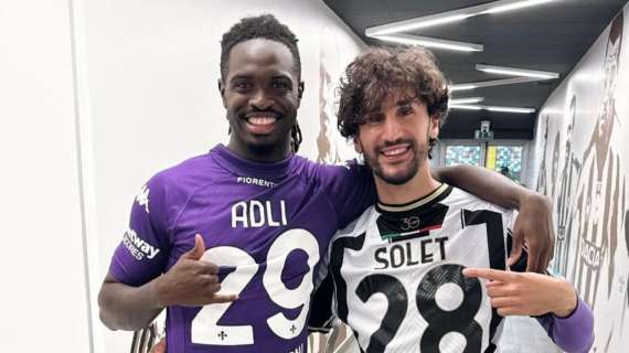 Udinese-Fiorentina, scambio di maglie tra i connazionali Solet e Adli al termine della gara