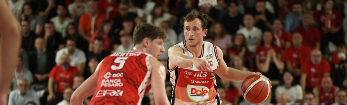 La VL Pesaro espugna il PalaFlaminio e pareggia i conti nella serie: l’avversaria della UEB Cividale si deciderà in Gara-5
