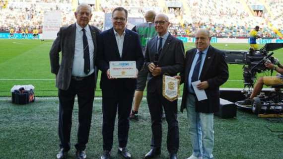 Udinese, ricevuta la targa dall'A.N.S.Me.S. del Coni