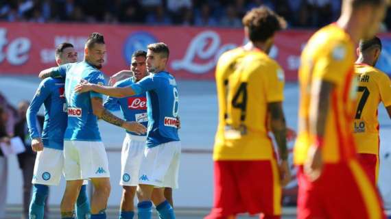 Serie A, Napoli a valanga. Bene il Cagliari, pareggio tra Toro e Samp