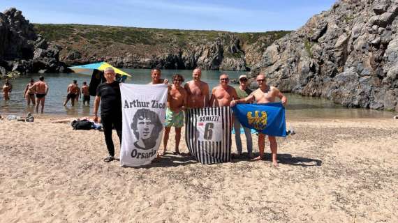 Udinese, i tifosi al seguito si godono il mare della Sardegna: domani la sfida con il Cagliari