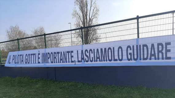 I tifosi vogliono la riconferma di Gotti, all'esterno del "Friuli" uno striscione in suo onore: "Il pilota Gotti è importante, lasciamolo guidare"