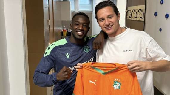 Udinese, Kamara regala a Thauvin la sua maglia della Costa d’Avorio