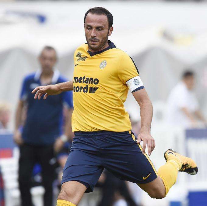 Serie B, poker del Verona contro il Carpi. Bene la Salernitana