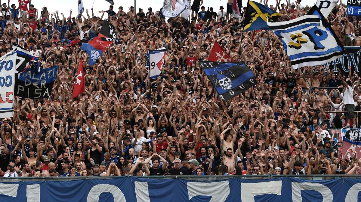 L'arbitro tocca e gol del Bari. La partita contro il Pisa è al momento sub iudice