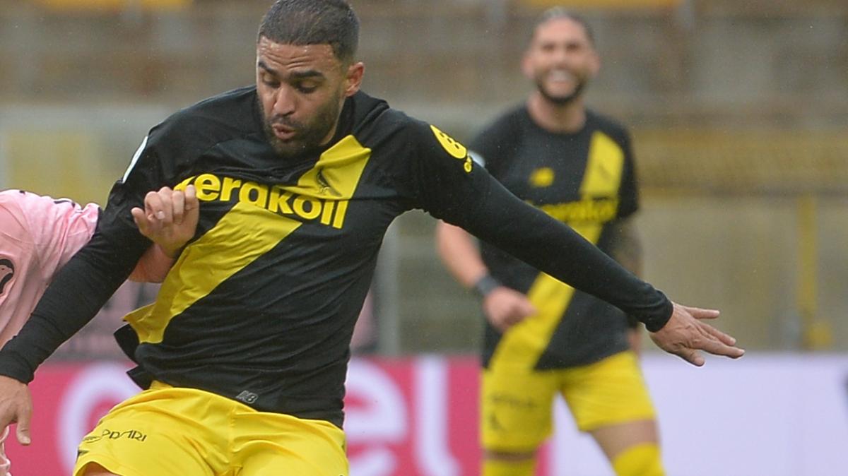 Modena, lesione al bicipite femorale per Defrel: salterà il Venezia