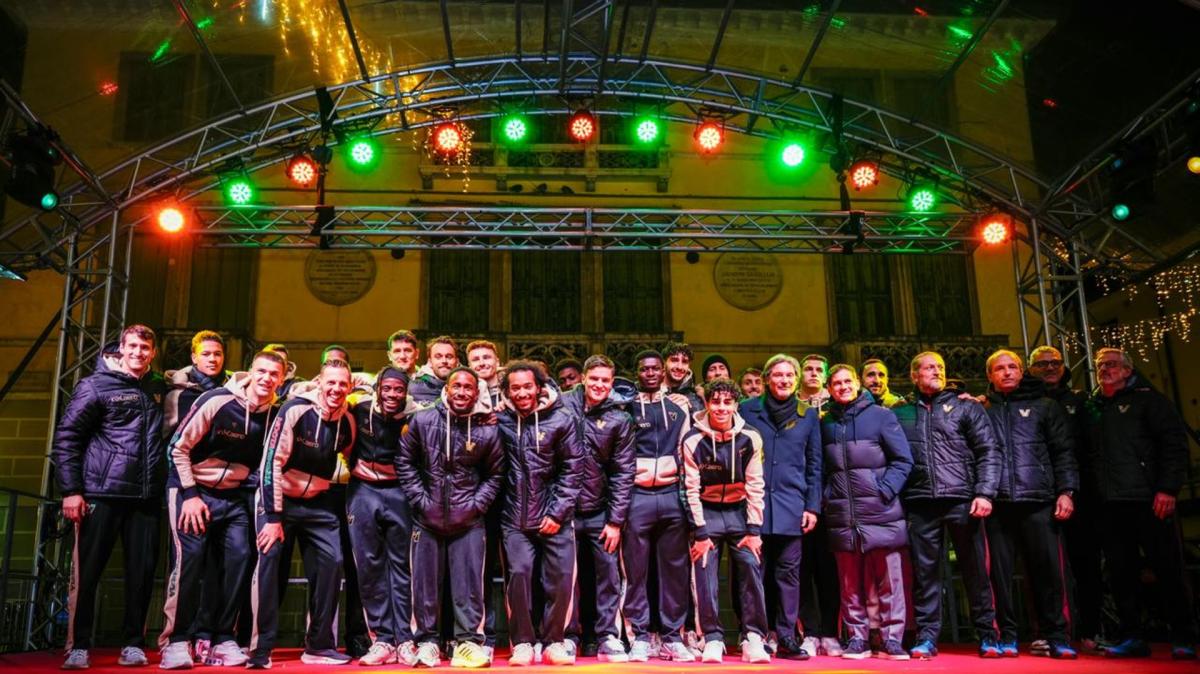 Il Venezia e i tifosi in Piazza Ferretto per gli auguri di Natale