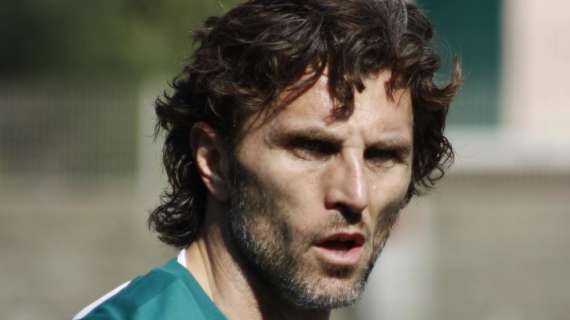 Maglia personalizzata per Denis Godeas prima di Venezia-Palermo