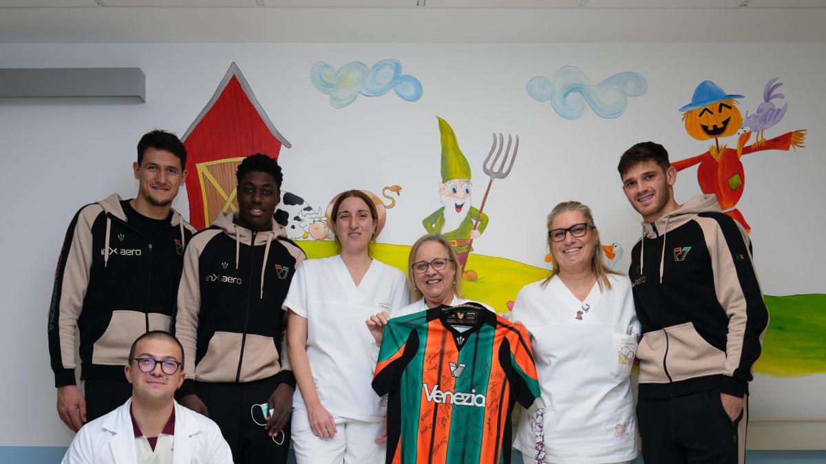 Venezia, una delegazione arancioneroverde ha visitato i reparti di Pediatria degli Ospedali di Venezia e Mestre