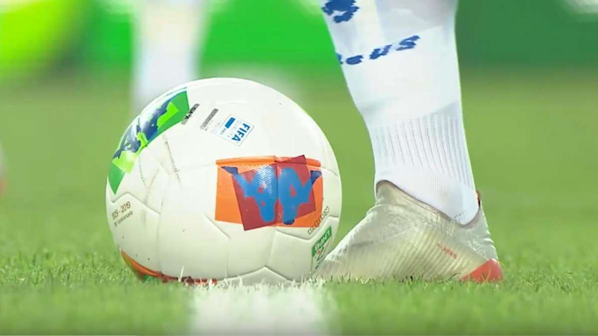 Lega B, il format del campionato 2021/22 resta a 20 squadre, ma si prevedono 3 retrocessioni
