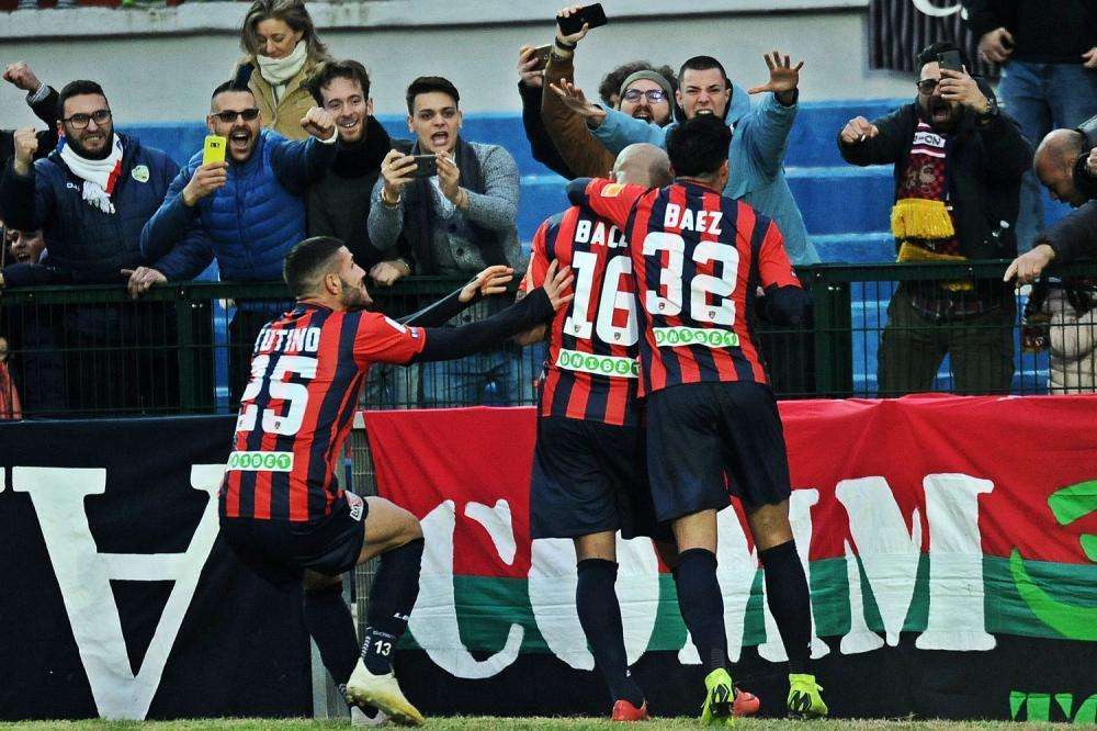 Serie B, i risultati di sabato pomeriggio, vince il Cosenza, pari per Carpi e Padova