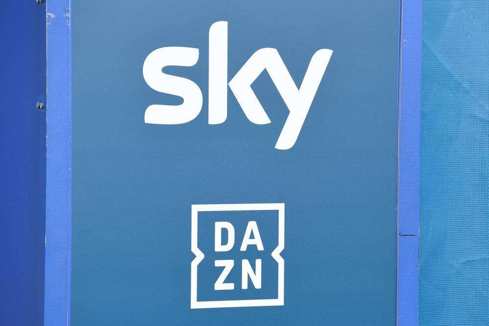 Dazn, è bufera: gli utenti denunciano la pessima qualità