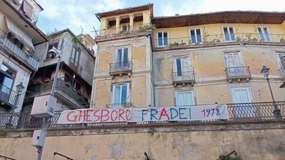 A Cosenza striscione per gli amici di Venezia dopo la A: "Ghesboro Fradei!"