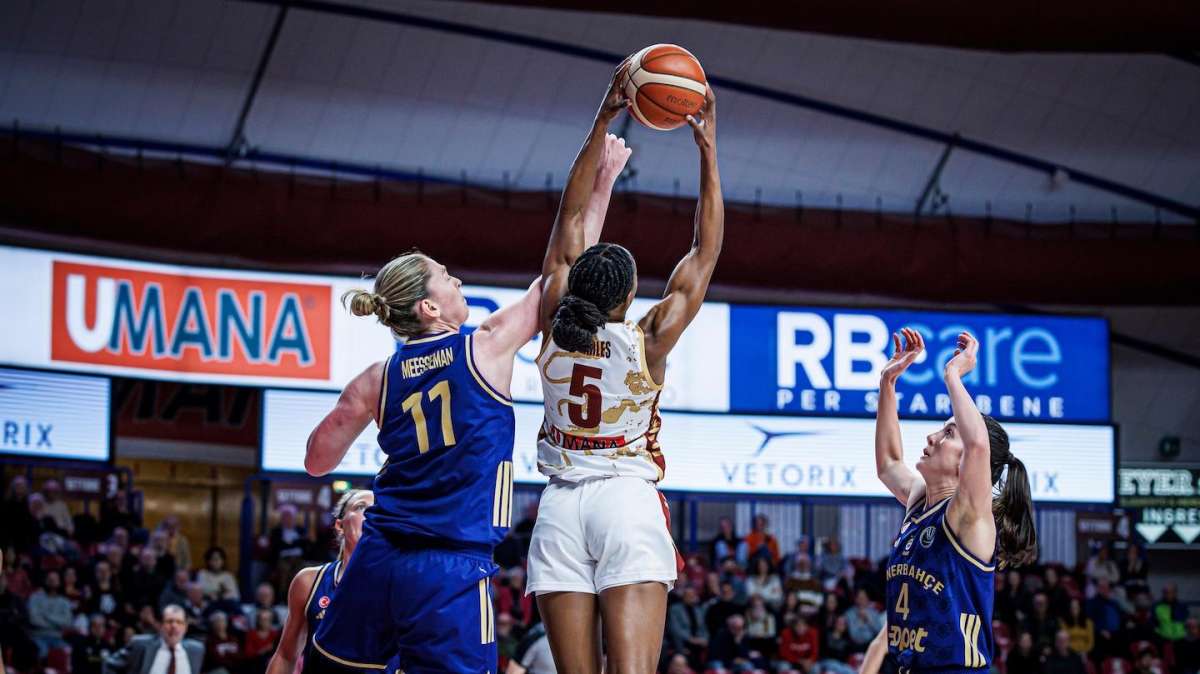 La Reyer cede il passo tra gli applausi: Fenerbahce vince 71-61