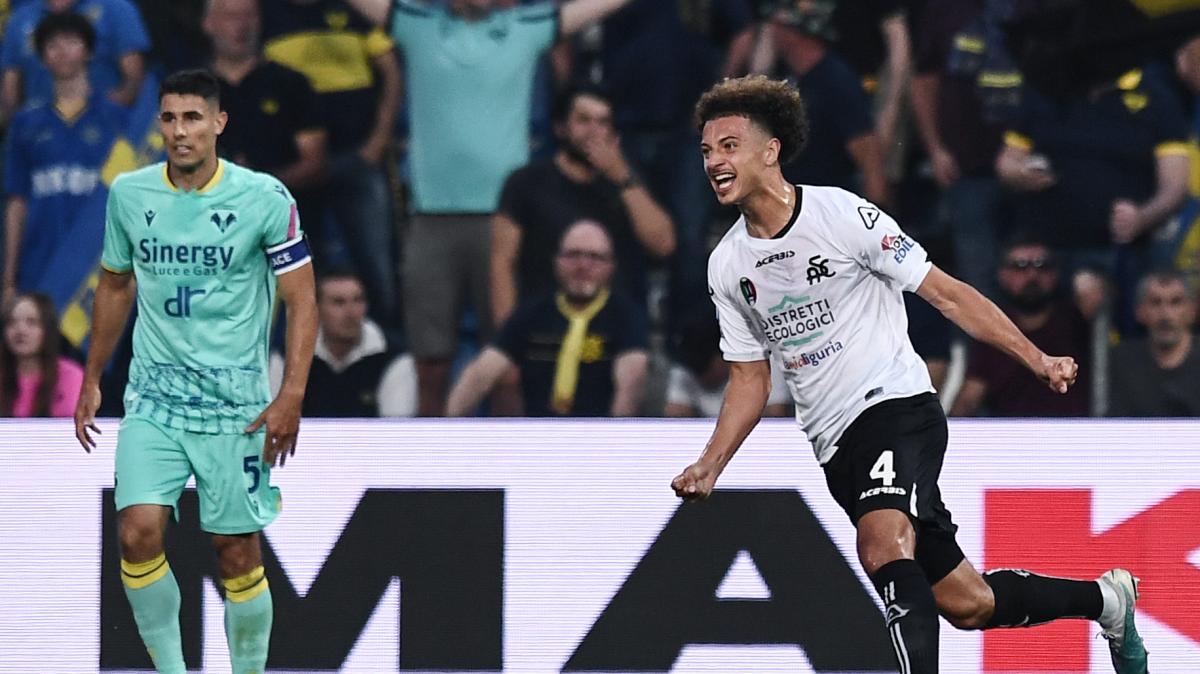 Ex Venezia, Ampadu colonna del Leeds: nuovo rinnovo quadriennale