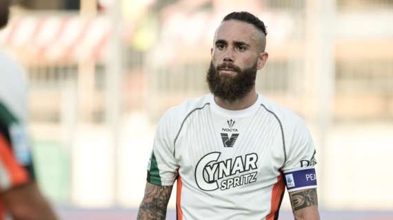 Venezia in campo contro la Fiorentina con la divisa da trasferta realizzata da Nocta