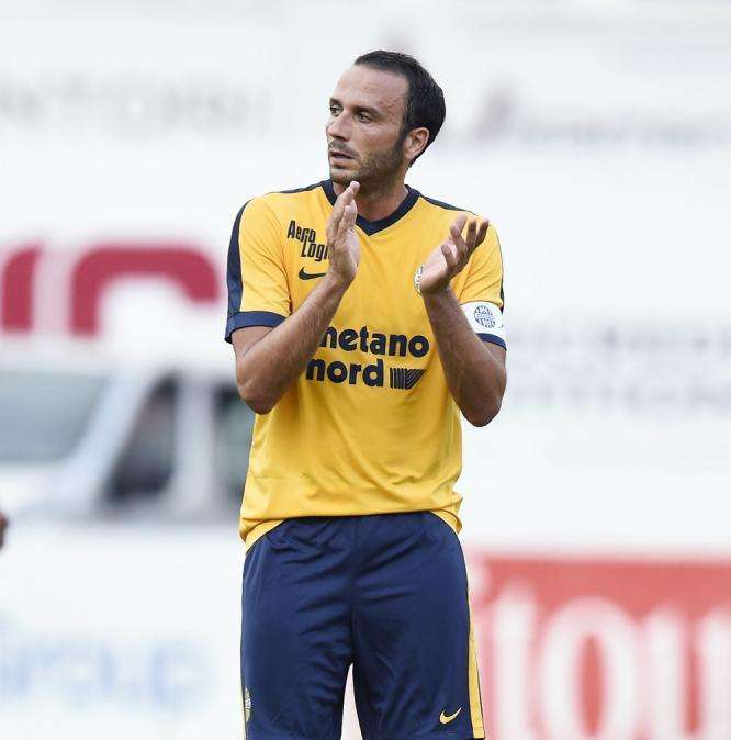 Serie B, i parziali al 45': avanti Verona e Salernitana