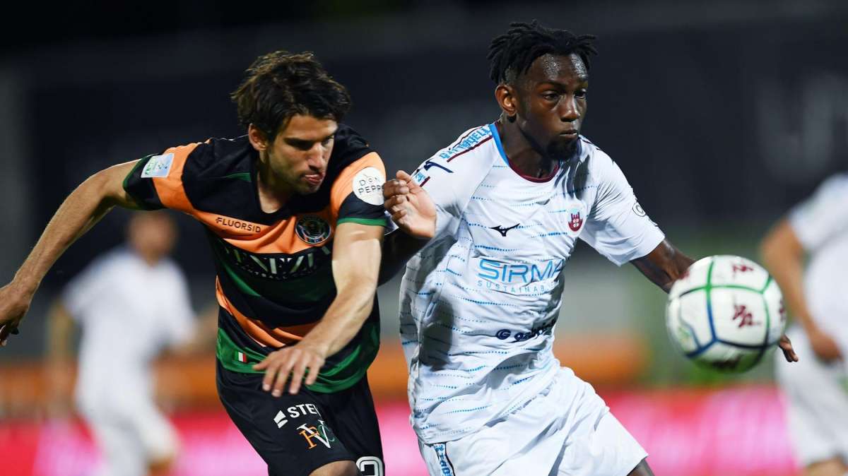 UFFICIALE: Ceccaroni al Palermo a titolo definitivo