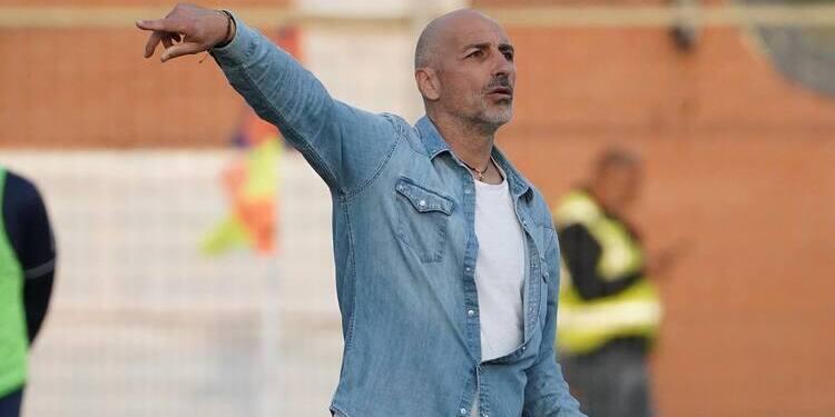 Taurino: "Con il 4-3-3 più equilibrio. I playoff per coronare il percorso"