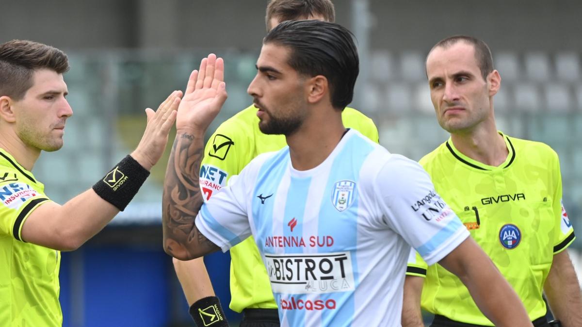 Sorgente lascia la Virtus Francavilla: l'ormai ex numero 9 ha salutato i compagni