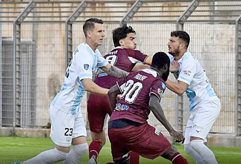 Il Nardò stende la Virtus Francavilla: 3-0 dei granata sui biancazzurri
