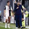 VG - Abbraccio tra Dybala e Sarri: i due hanno lavorato insieme nella Juventus