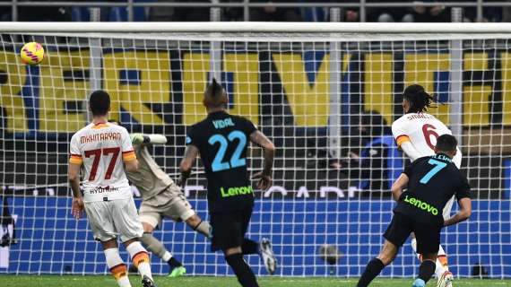 Inter-Roma 2-0 - La gara sui social: "Molli, inconsistenti, tecnicamente e mentalmente inadeguati. Paradossale la situazione creatasi con l'AIA"