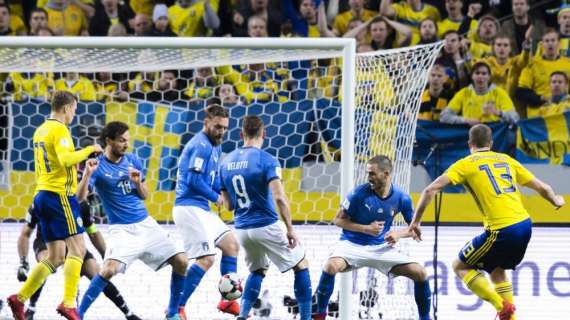 La Roma in Nazionale - Svezia-Italia 1-0 - Un gol di Johansson mette nei guai Ventura. De Rossi sfortunato e impunito