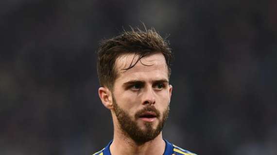 Juventus, Pjanic: "Mi dispiace che Nainggolan non abbia giocato: sa che ha sbagliato. Scudetto? Con la Roma c'è distacco ma conosciamo le sue doti"