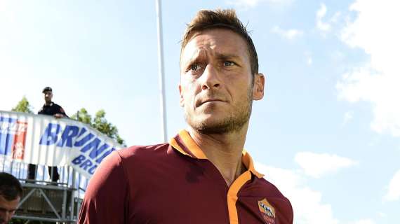 A fine gara il saluto tra Totti e una leggenda del Chelsea. FOTO!