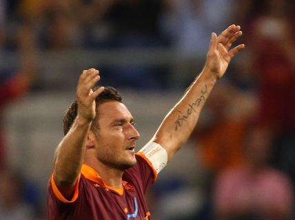 Rocca, presidente Roma Club Campidoglio: "Auguri a Totti, uno dei più forti giocatori della storia"