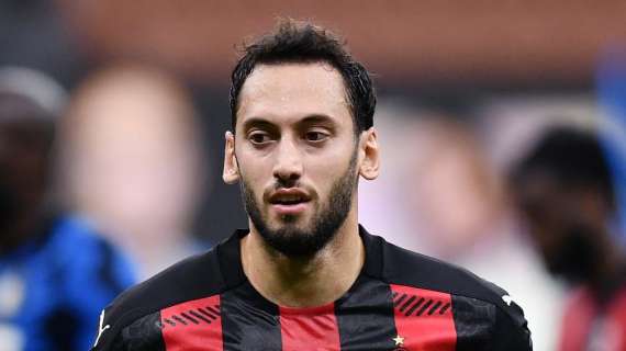 Milan, rifinitura in gruppo per Calhanoglu